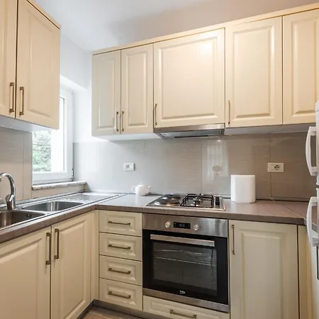 2bdr Condo-5min Walk From New Bazaar 公寓 地拉那