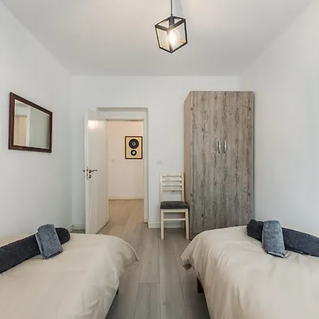公寓 2bdr Condo-5min Walk From New Bazaar *