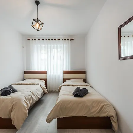 2bdr Condo-5min Walk From New Bazaar 公寓 地拉那