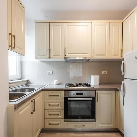 2bdr Condo-5min Walk From New Bazaar 公寓 *