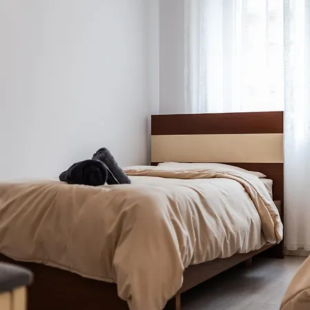 2bdr Condo-5min Walk From New Bazaar 公寓 地拉那