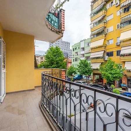 2bdr Condo-5min Walk From New Bazaar