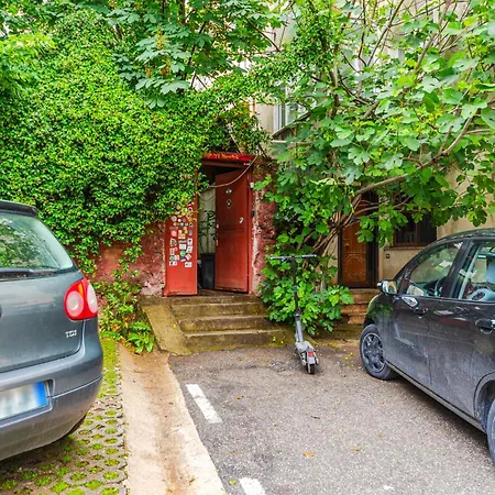 2bdr Condo-5min Walk From New Bazaar